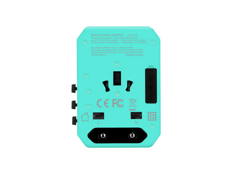 Momex 1-World USB-C + 4 USB Travel Socket (UA5)